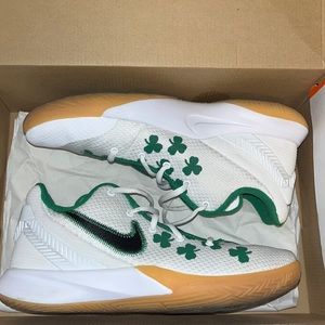 Kyrie basketball shoes